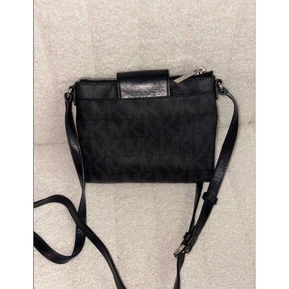 Michael Kors crossbody - Picture 2 of 5